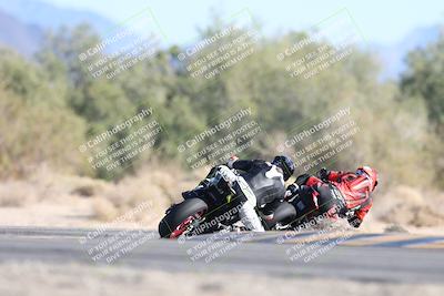 media/Dec-07-2025-CVMA (Sun) [[3e7d2de5dc]]/Race 12- Formula 40 MW and LW/